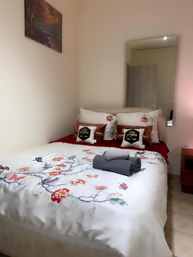 Larnaca Beach Apartment Luaran gambar