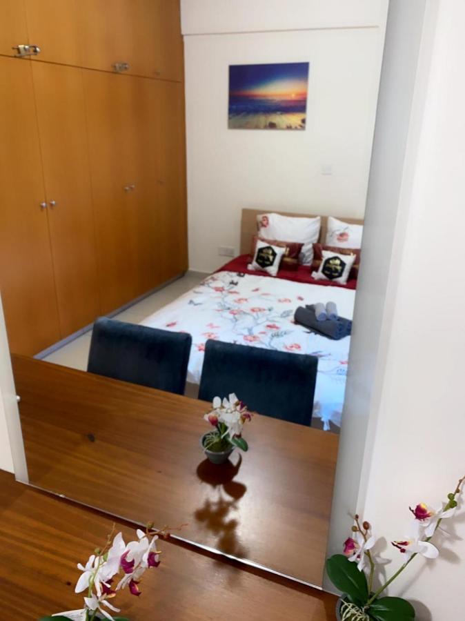 Larnaca Beach Apartment Luaran gambar