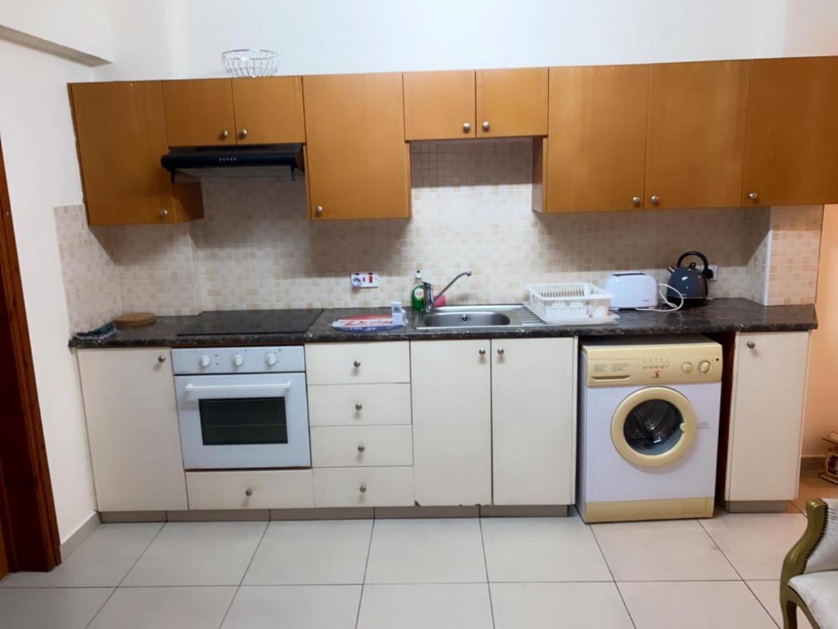 Larnaca Beach Apartment Luaran gambar