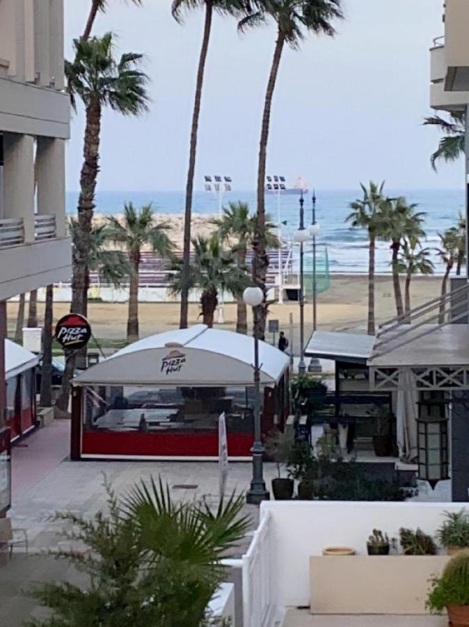 Larnaca Beach Apartment Luaran gambar